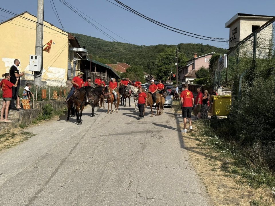 Коњаницата „Бигорски Манастир – Патот на Црешовото Топче“ денес го продолжи маршот од Зубовце, Тумчевиште и Гостивар