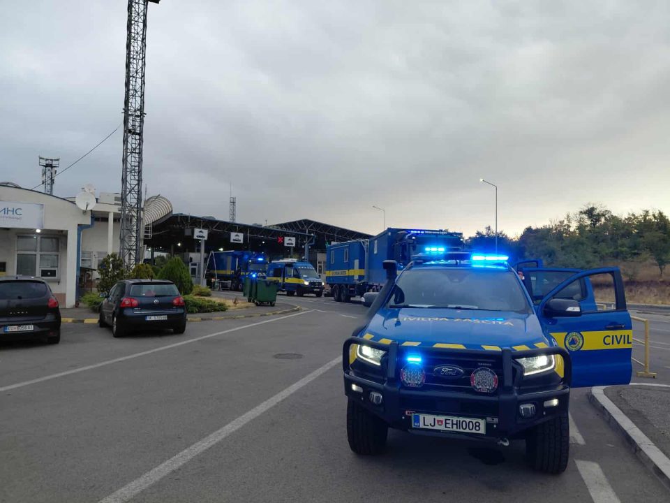 ФОТО: Словенечкиот тим пристигна во Македонија, ќе се вклучи во гаснење на пожарот кај Берово