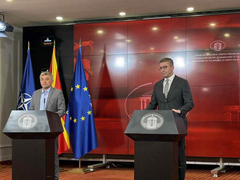 Мицкоски: Подаваме рака на домашните и на странските инвеститори, не само декларативно, туку суштински