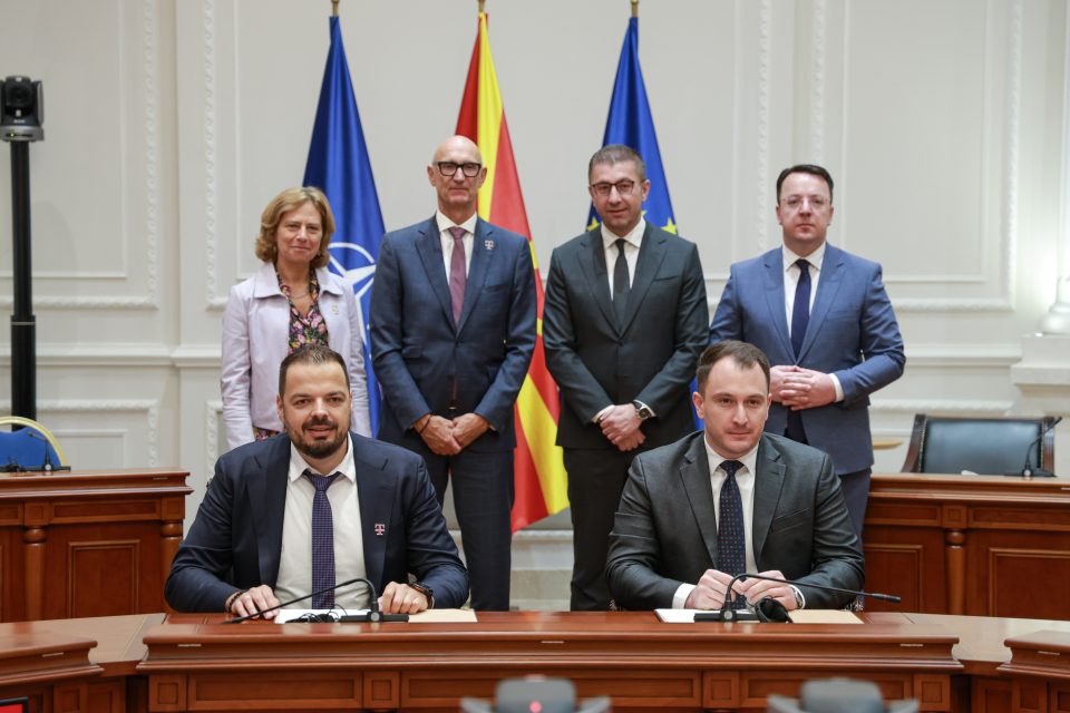 Андоновски: Меморандумот со Македонски Телеком носи нови инвестиции во дигиталната инфраструктура