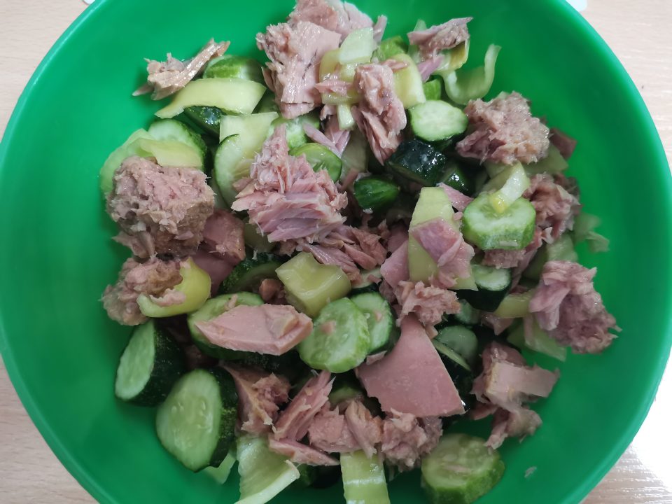 Туна салата со пиперка