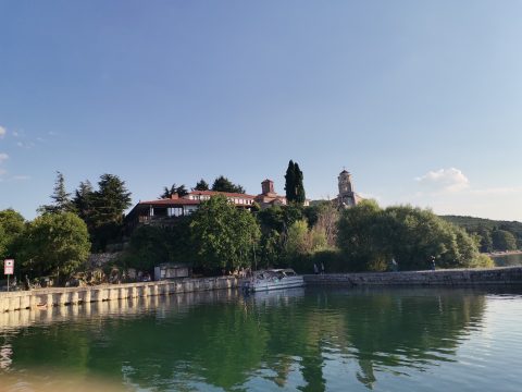 Лишени од слобода орхриѓани кои биле затекнати во извршување незаконит риболов