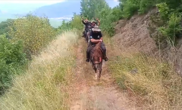 ВИДЕО: Коњаницата “Бигорски манастир-патот на Црешовото топче” на делницата Вранештица кон Цер