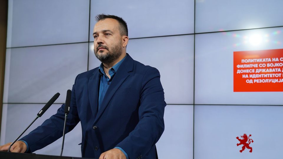 Лефков: Политиката на СДС, Заев и Филипче со Бојко Борисов ја донесе државата до бришење на идентитетот и јазикот од Резолуцијата на ЕП