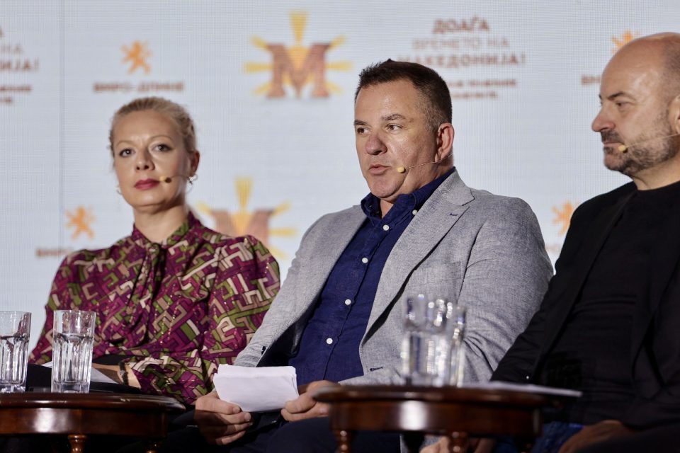 Мерџаноски: Зголемувањето на  платите и капитацискиот бод на здравствените работници е показател дека го вреднуваме нивниот труд и посветеност