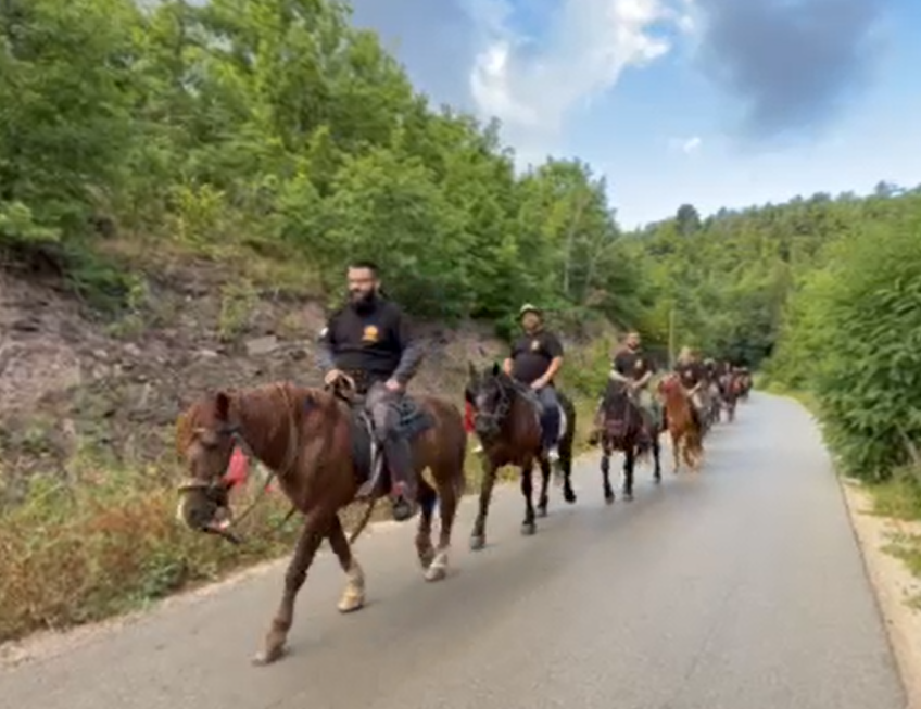 (ВИДЕО) Коњаницата “Бигорски манастир- по патот на Црешовото топче” на делницата од Кнежино кон Вранештица