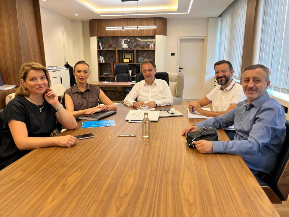 Министерот Алиу оствари средба со директорката на Агенцијата за квалитет и акредитација на здравствени установи