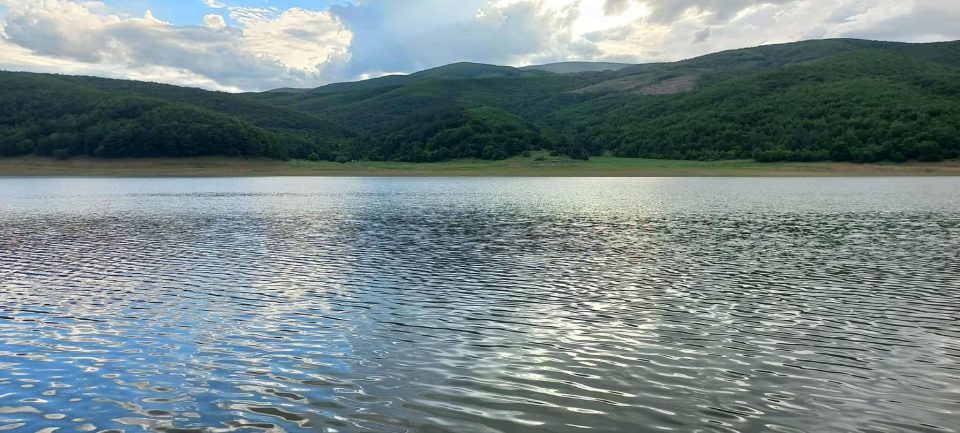 Издадена забрана за капење и пливање во битолската акумулација „Стрежево“