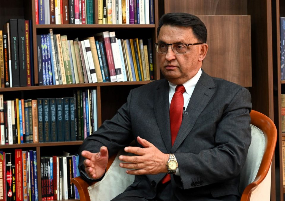 Трите најголеми банки најавија намалување на надоместоците за платни услуги