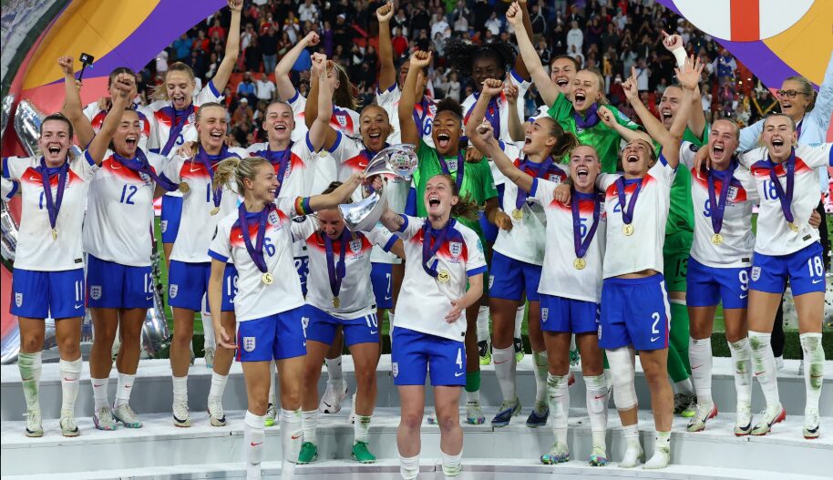 Англичанките ја одбранија европската титула