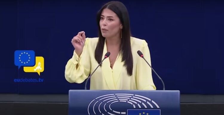 Скандалозно обраќање на грчка шовинистка во ЕП: Сонила дека сме Бугари кои зборуваат бугарски дијалект, а во ЕУ ни на сон не сме можеле без променета историја!