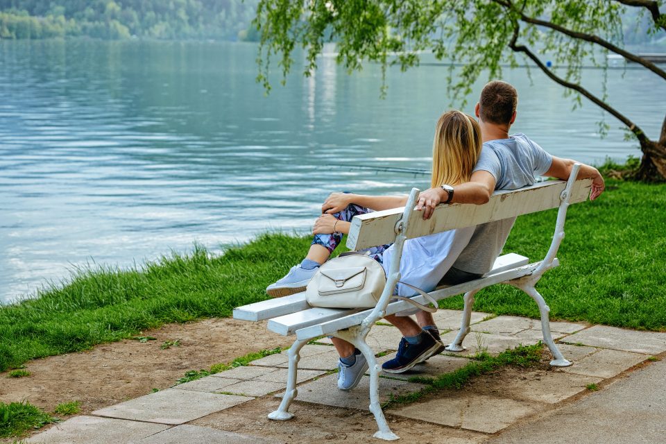 На што треба да внимавате ако влегувате во врска со разведен маж?