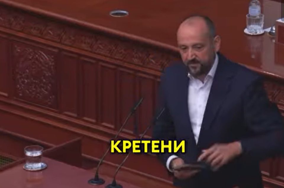 СРАМНО ОДНЕСУВАЊЕ: Фатмир Битиќи навреди новинар, ги вмеша и неговите деца (ВИДЕО)