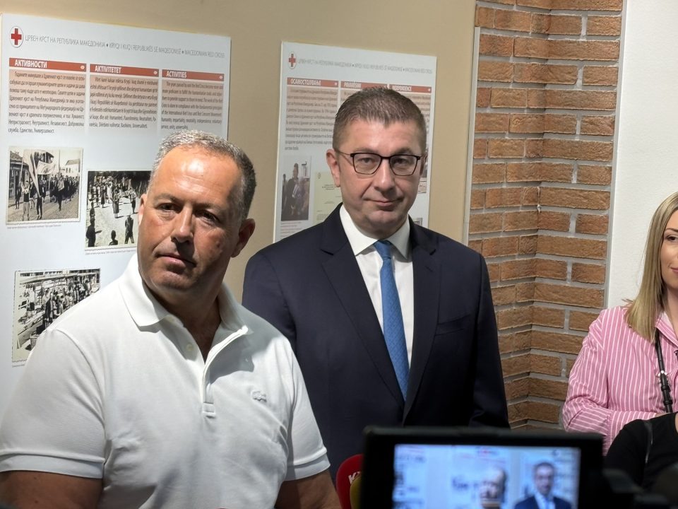 Мицкоски: Голема благодарност до Црвениот крст за тоа што го прави за Македонија