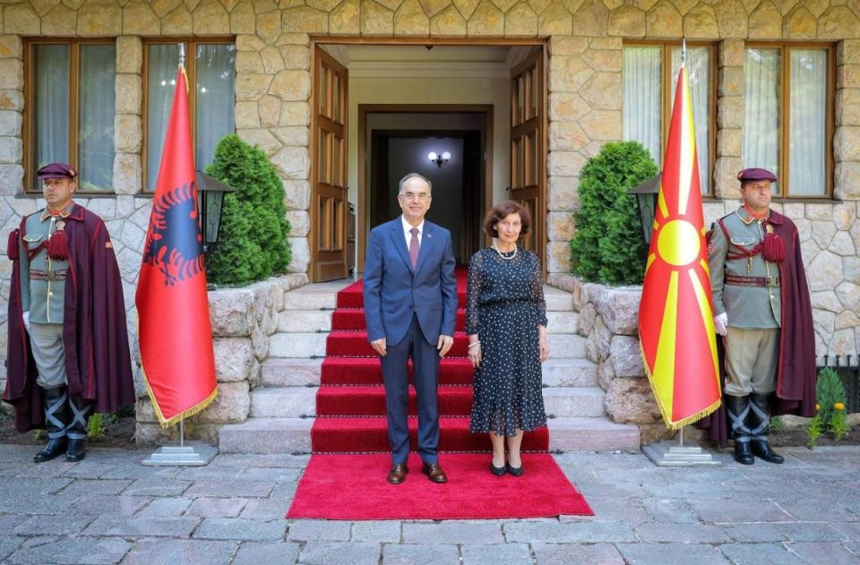 Сиљановска-Давкова го прими на средба албанскиот претседател Бегај во Охрид