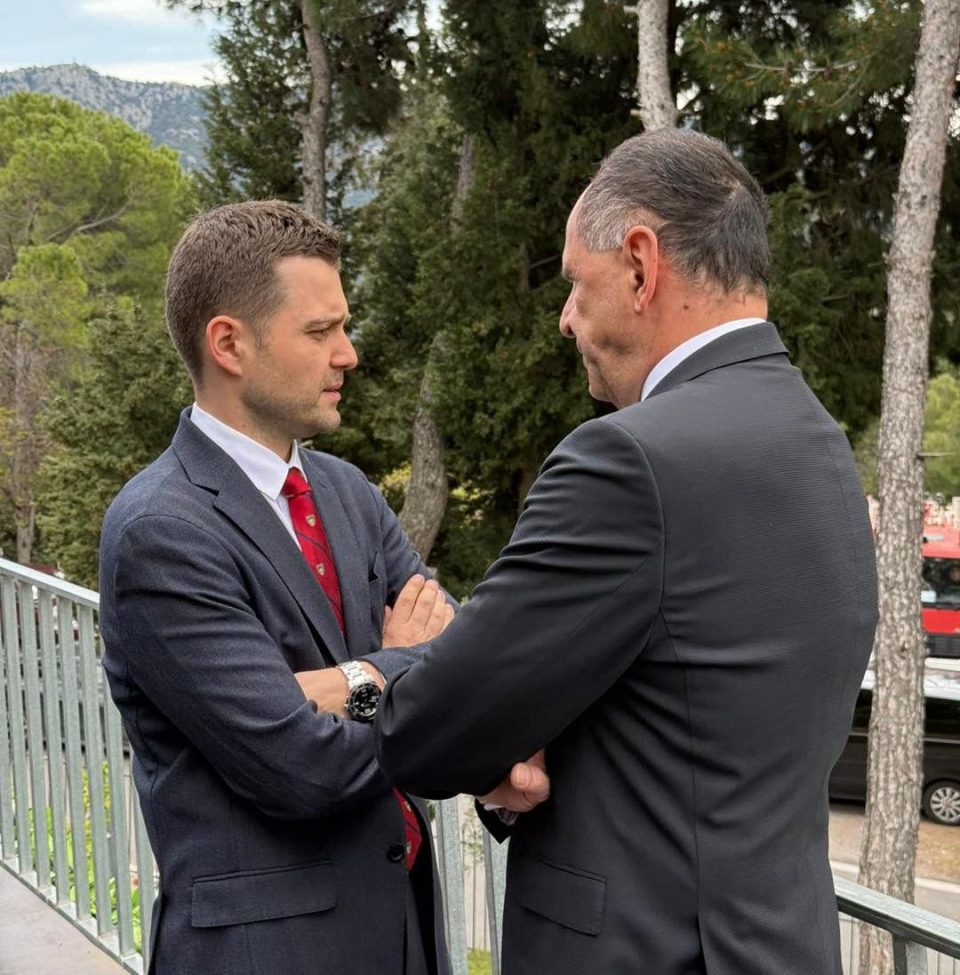 Средба Герапетритис – Муцунски во Атина