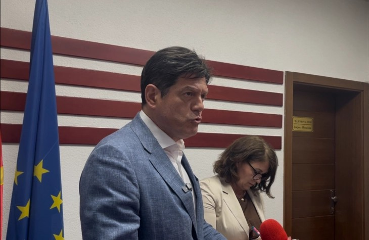 Рокас: Идентитетот и јазикот не се дел од преговарачката рамка, нивната најдобра одбрана е членството во ЕУ