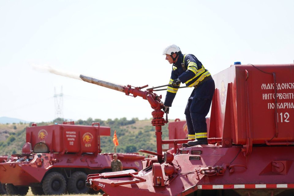 Сè уште активен пожарот кај Јажинце, а гори и тој во „Јасен“