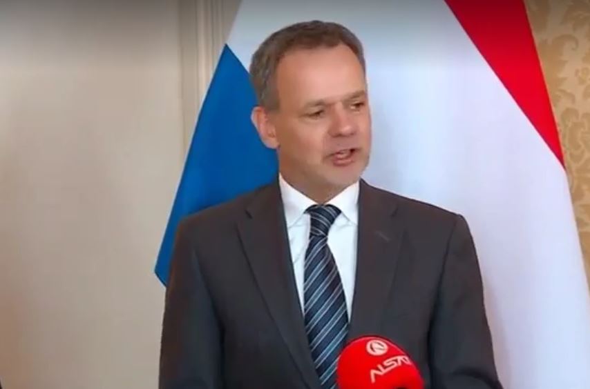 Велдкамп: Сакаме да ја видиме Македонија и во ЕУ семејството