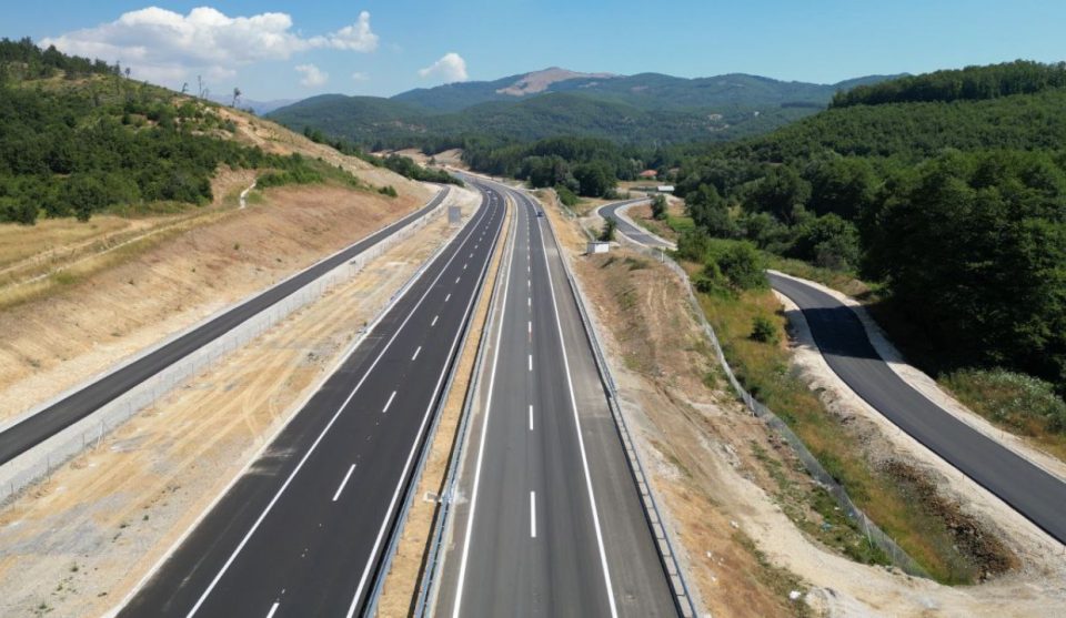 Мицкоски ќе присуствува на пуштање во употреба на дел од автопатот Кичево – Охрид