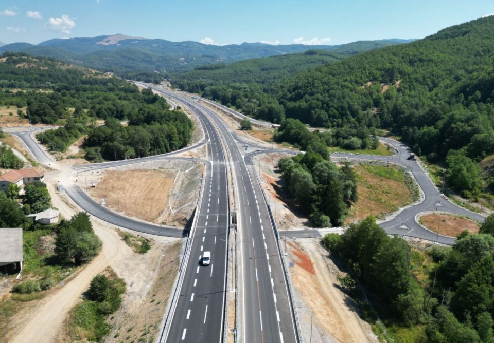 Нови авиолинии и нови патишта: Македонија се поврзува и станува подостапна за бизнис, туристи и регионална соработка