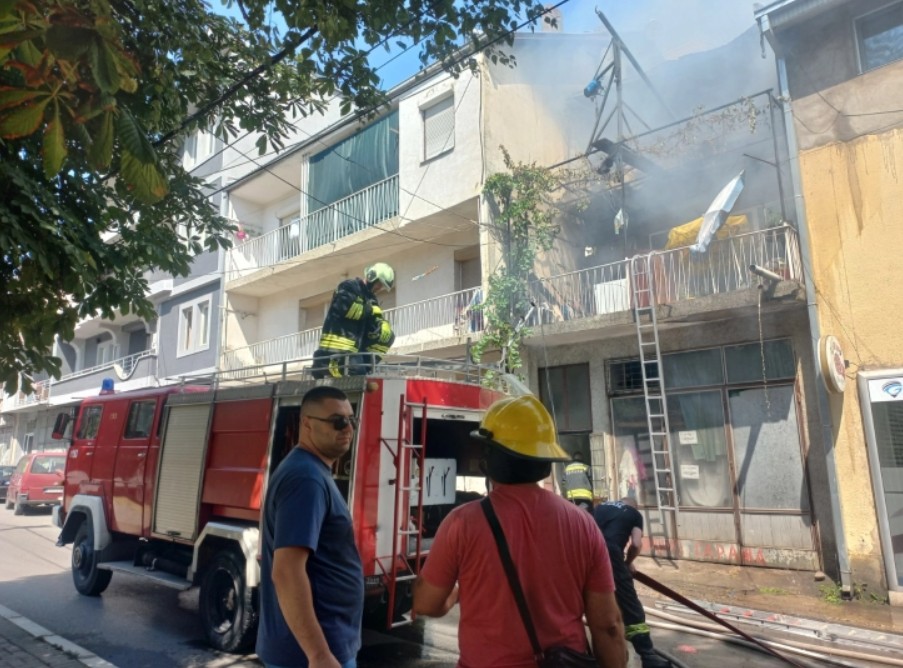 По пожарот во Кочани: Три лица се хоспитализирани