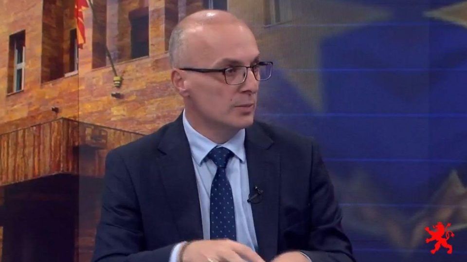 Милошоски: Да не потпишуваа лековерно договори, Заев, Димитров, Османи и Маричиќ, како оној со Бугарија, Македонија ќе имаше далеку подобра меѓународна позиција