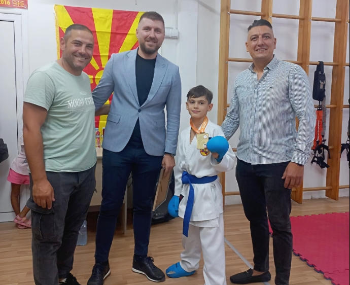 „Александар е гордост за Аеродром“: Митески на средба со малиот, а голем шампион!