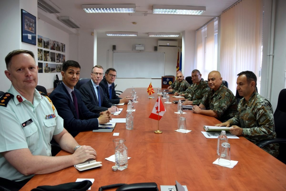 Началникот на Генералштабот на Армијата оствари средба со претставници од канадски компании од Секторот на воената индустрија