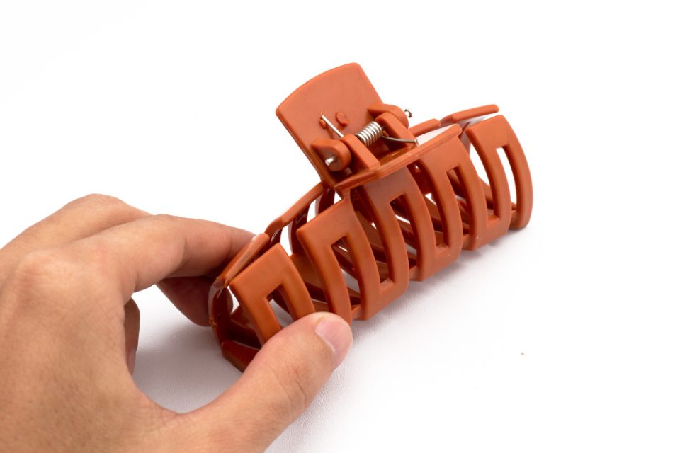 ВИДЕО: Штипка за коса и’ го спаси животот, млада девојка нападната од мечка