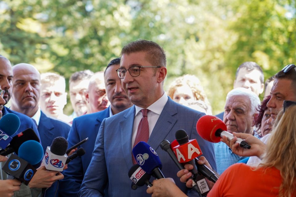 СЕ ЗГОЛЕМУВААТ СТОКОВИТЕ РЕЗЕРВИ, се купува од МАКЕДОНСКИТЕ ЗЕМЈОДЕЛЦИ, соопшти Мицкоски