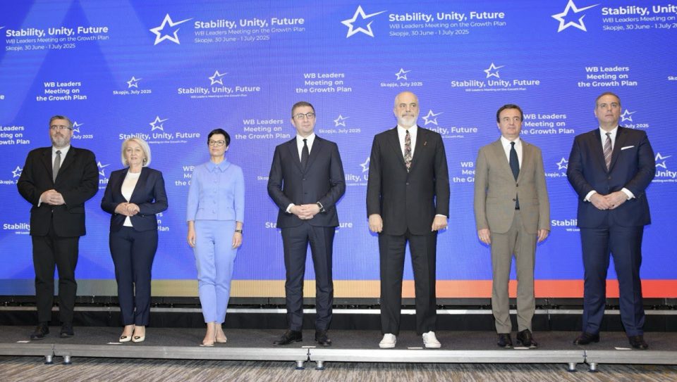 Ќе продолжиме да ги следиме европските вредности не затоа што тоа ни го наложува некој, туку затоа што тоа е нашиот пат и избор, посочи премеирот Мицкоски