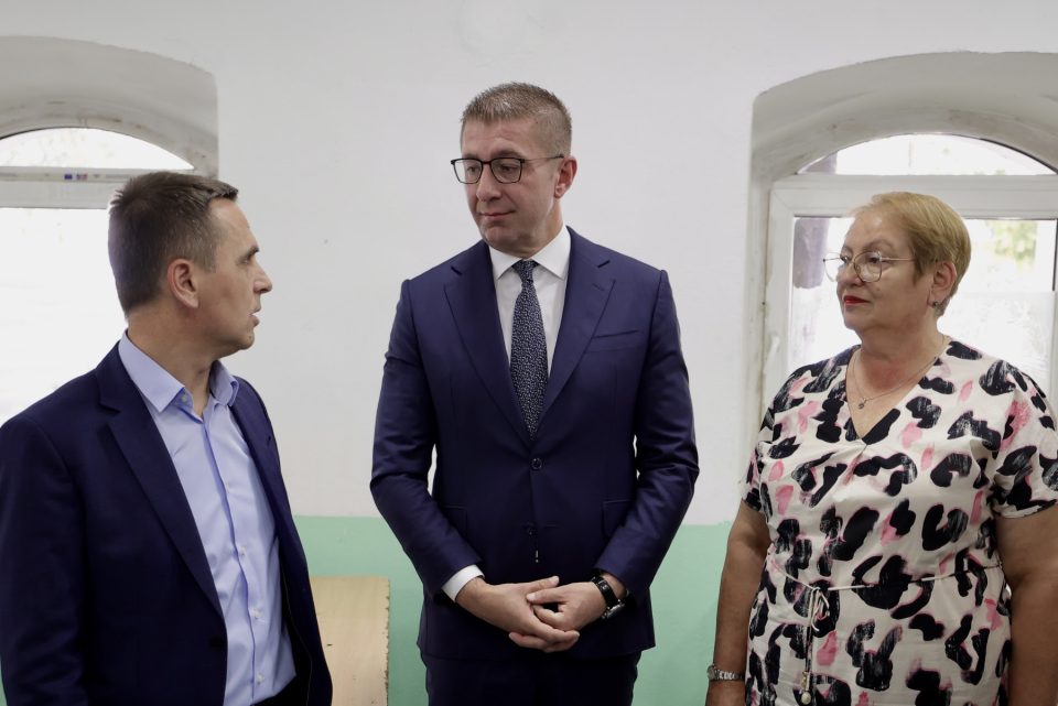 Мицкоски: Има раст во индустрискиот промет над 16%- индустриската активност во странство ја крева економијата во државата и покрај европската криза