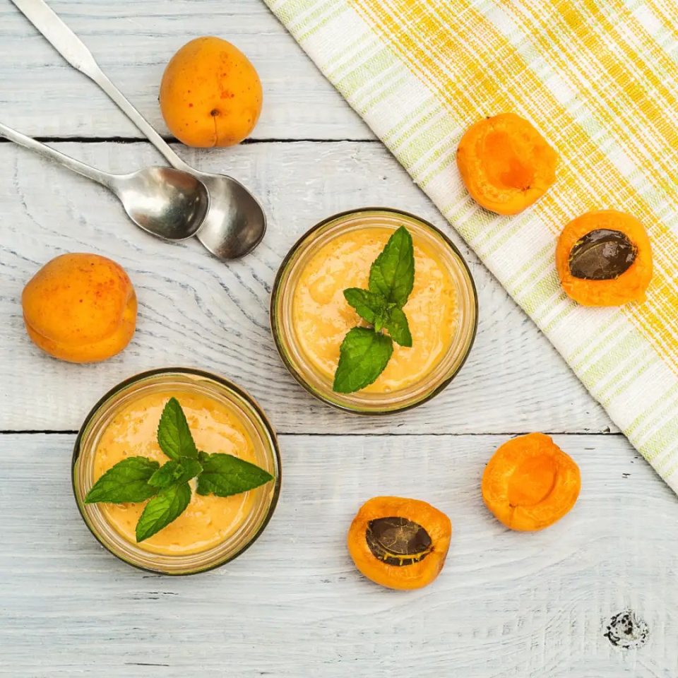 Панакота од кајсии – летна магија