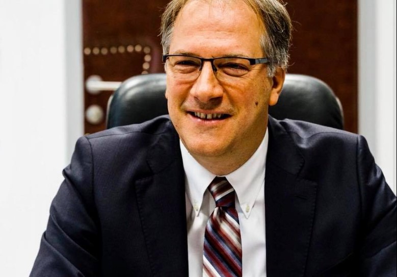 Жерновски – вечниот политичар без дела, со вечна желба за фотелја, реагира затоа што не беше дел од јахта забавата на Филипче и Заев