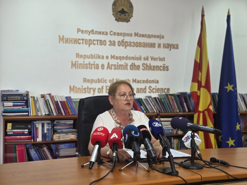 Јаневска: Со учебници за сите, подобрени инфраструктурни услови, вештачка интелигенција во наставата и поголема инклузивност започнува новата учебна година