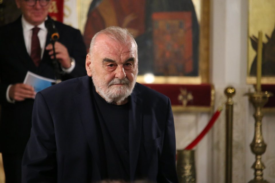 Портрет со лауреатот на 64-тите Струшки вечери на поезијата Иван Штрпа во црквата „Света  Софија“ во Охрид