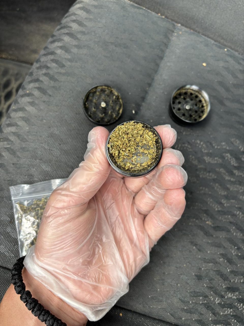 ФОТО: Уапсени три лица во Кочани и кочанско, пронајдена дрога