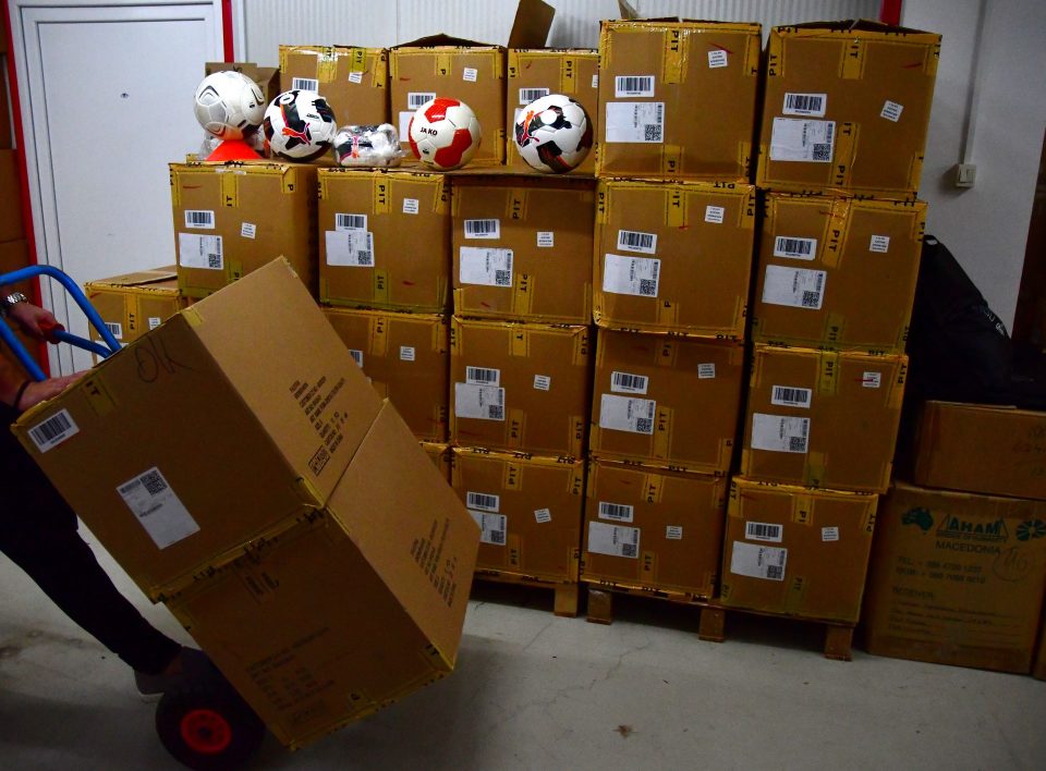 Омерагиќ: 72 клубови од Трета МФЛ добиваат 1.400 фудбалски топки