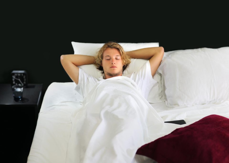 Никогаш не го ставајте креветот на ова место – тоа ви го уништува сонот и енергијата!