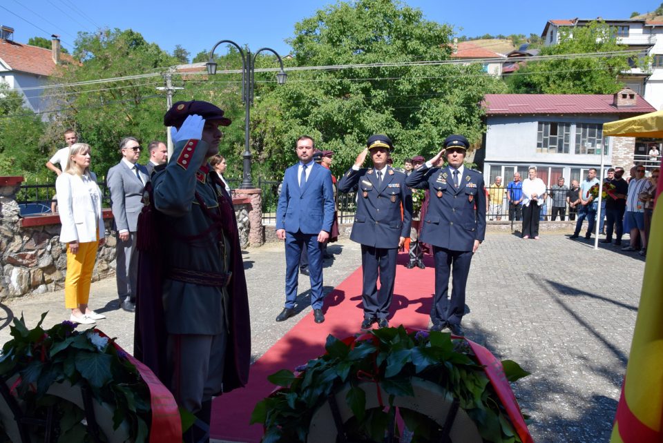 Армијата и Министерството за одбрана им оддадe почит на загинатите припадници на Армијата кај Љуботенски бачила