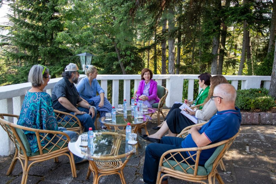 Сиљановска-Давкова прими претставници на граѓанската иницијатива „Збогум Буково“ – Охрид