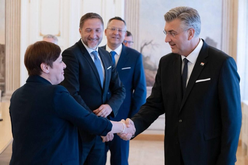 Димитриеска-Кочоска се сретна со хрватскиот премиер, Пленковиќ – Интеграција на пазарите на капитал во фокусот