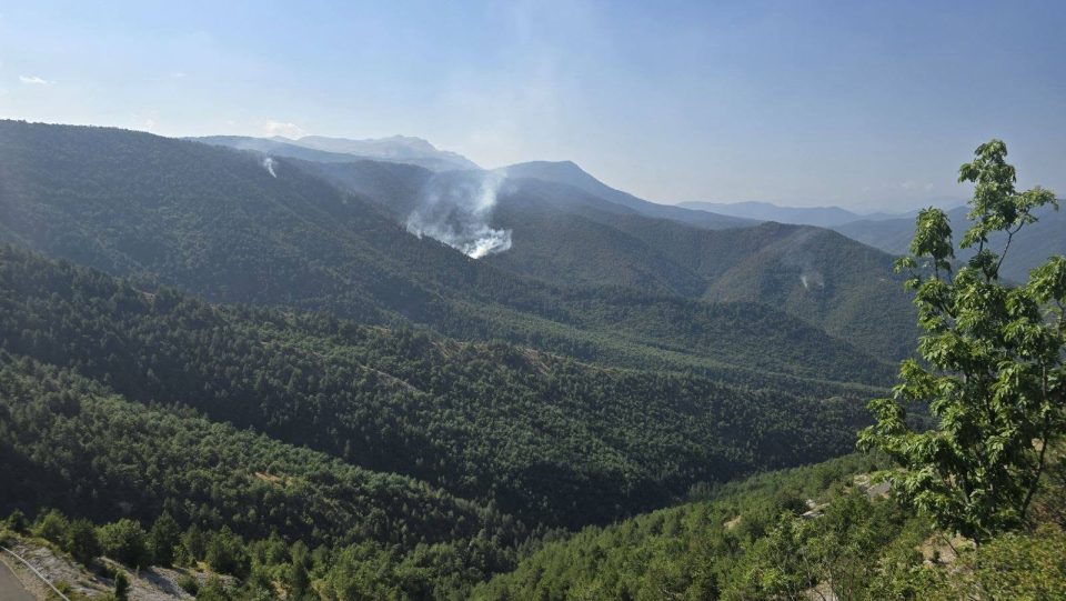 „Јасен“ се уште гори, се работи на нов противпожарен појас за локализирање на пожарот