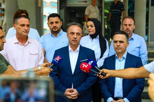 Алиу во Тетово: Над 70 милиони евра инвестиција за Клиничка болница Тетово – ќе се градат две нови градби и ќе се реновираат три постојни објекти