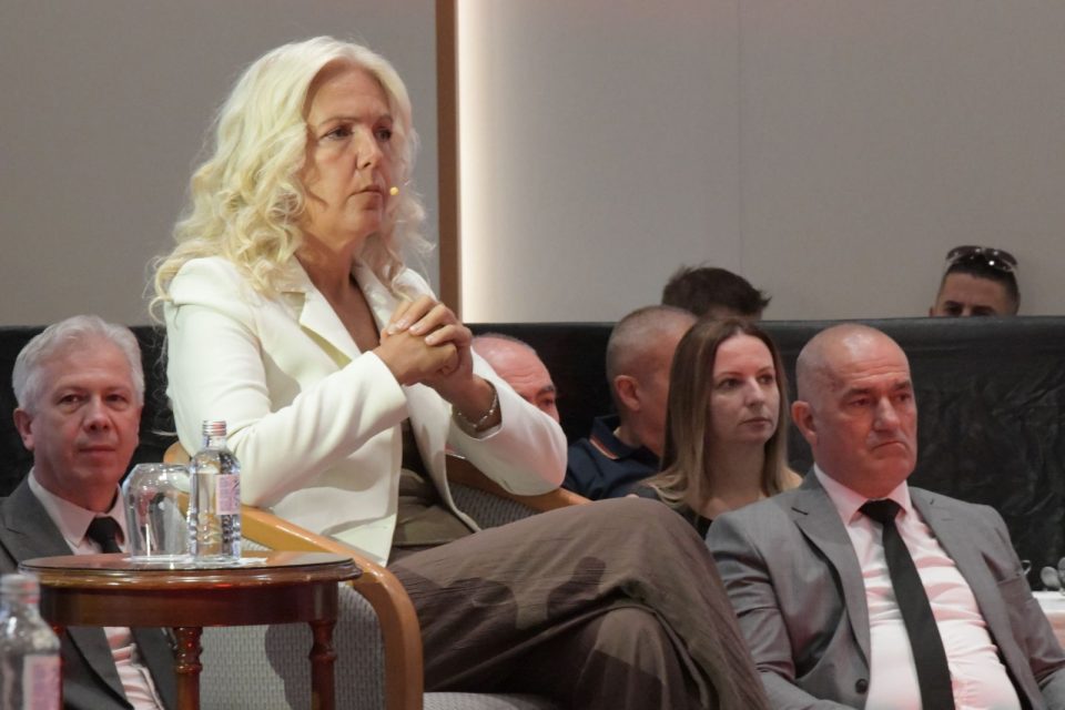 Каракамишева: ВМРО-ДПМНЕ соработува со општините за разлика од претходните власти кога таа соработка воопшто ја немало