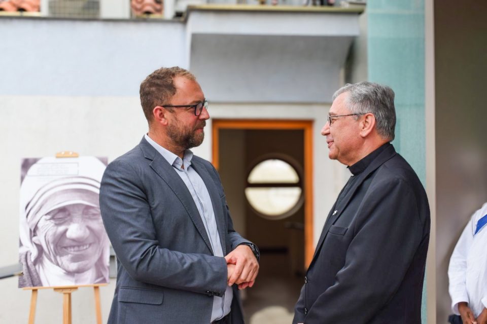 Љутков: Овој наслов ја носи суштината на пораката на Мајка Тереза