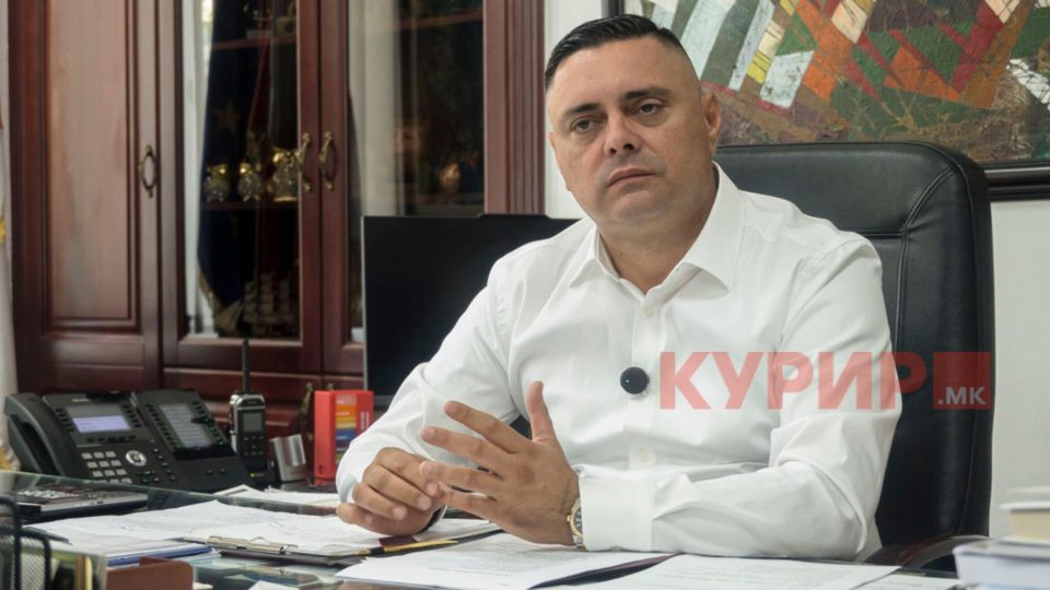 ЗЕЛЕНСКИ го одликува МИТКО ЈАНЧЕВ со орден за заслуги