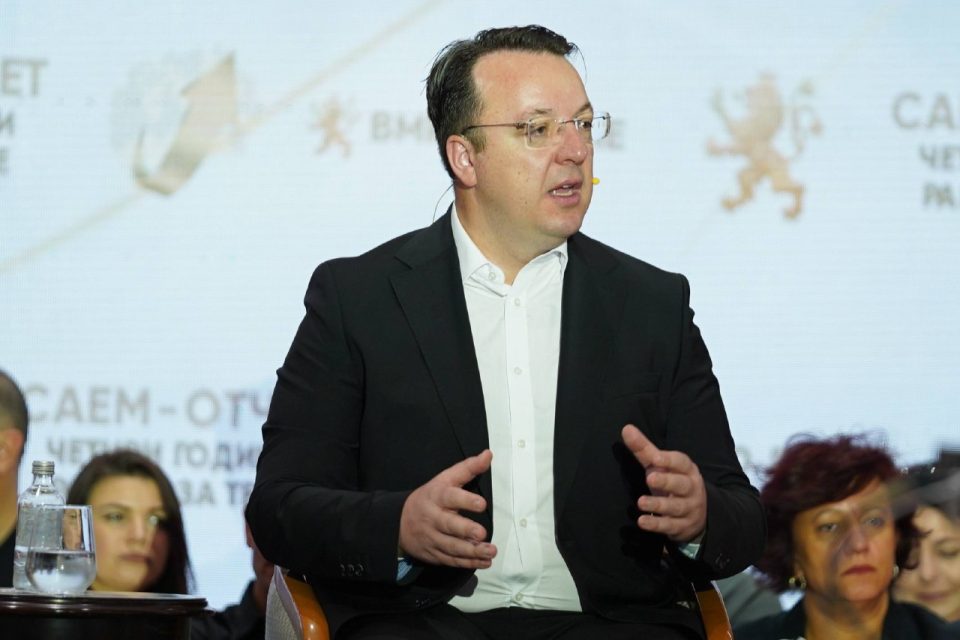 Николоски: Со поддршка на Владата бројни проекти се завршени или се спроведуваат во општините