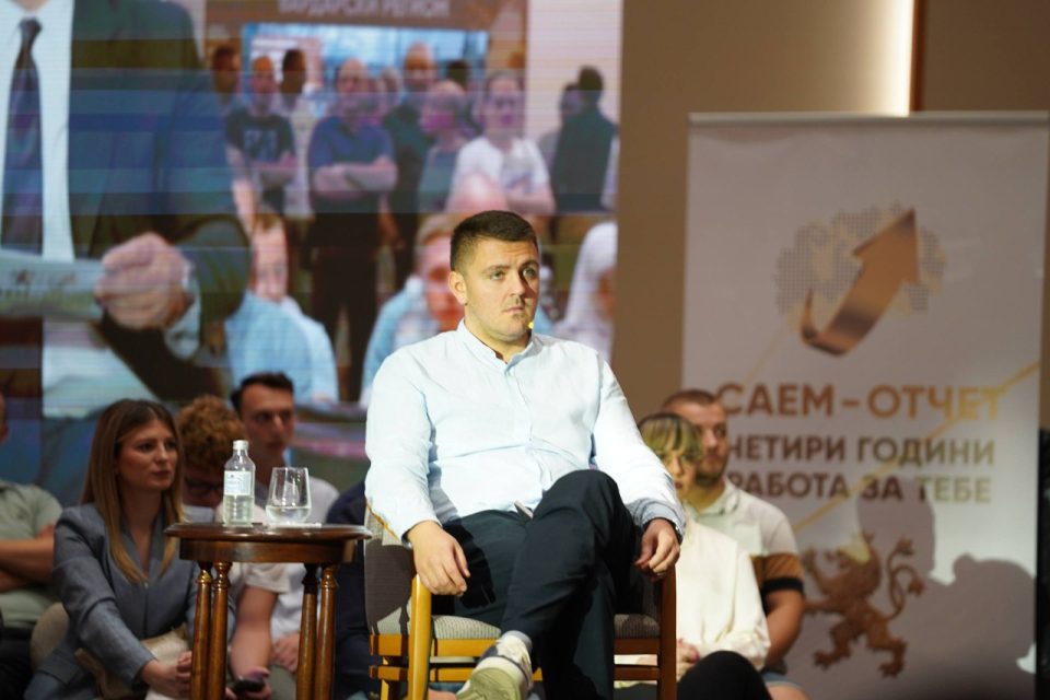 Попов: Младинската вклученост во раководењето со општините е на одлично ниво